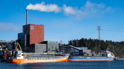 Igelsta kraftvärmeverk och hamn. Foto: Söderenergi.